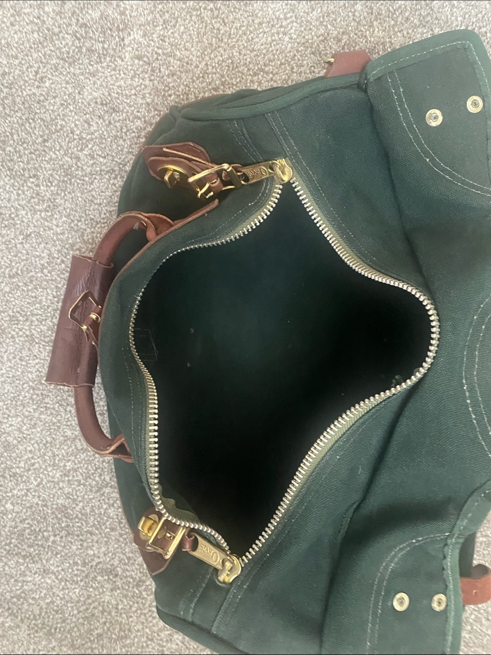 Orvis Dark Green Canvas Travel Duffel with Brown Leather Trim - Picture 3 of 4